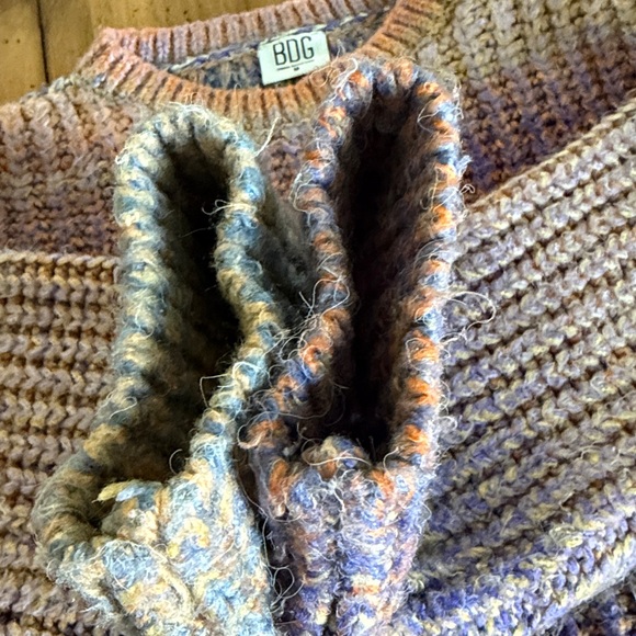 Urban Outfitters BDG Ombré stripe sweater size M - Picture 6 of 12